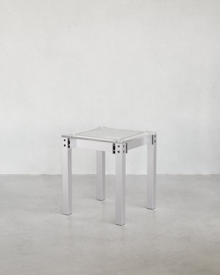 SIDE TABLE ONE Alu & Ghost